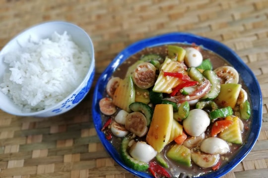 Mắm dưa cà mặn mà tình mẹ