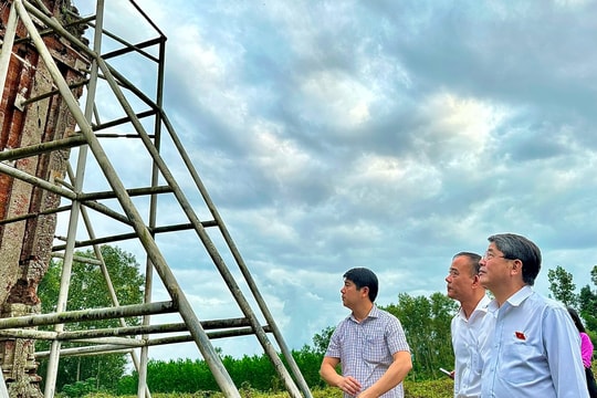 Đoàn Đại biểu Quốc hội tỉnh Quảng Nam khảo sát Di tích quốc gia đặc biệt Phật viện Đồng Dương