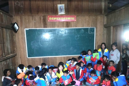 Thiện nguyện Đông ấm vùng cao tại xã Trà Linh, Trà Tập