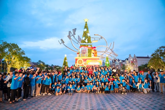 Giáng sinh đến sớm với trẻ kém may mắn