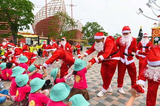 Thắp yêu thương mùa Giáng sinh