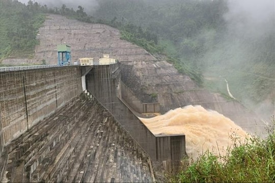 Từ 16 giờ chiều nay 11/12, thủy điện Sông Bung 4 vận hành điều tiết mực nước hồ