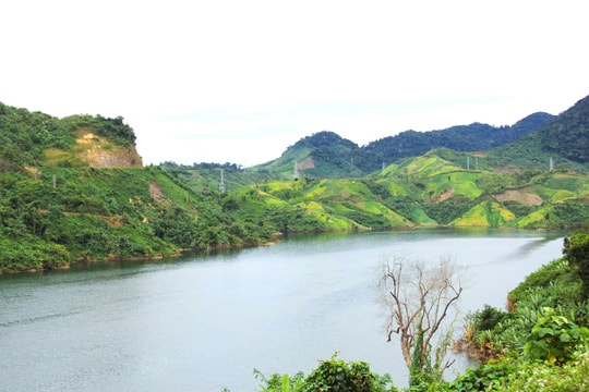 Gói khúc sông quê mang theo