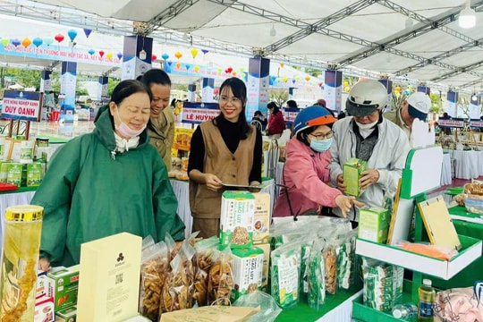 Gần 500 sản phẩm tham gia hội chợ xúc tiến thương mại khu vực kinh tế tập thể