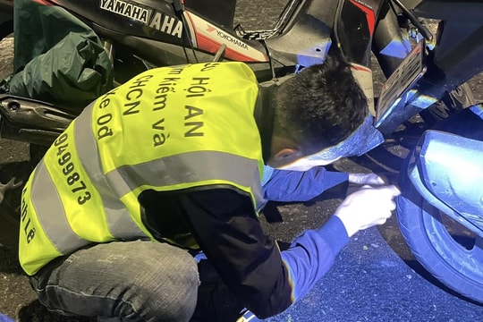 "Biệt đội" cứu hộ xe 0 đồng ở Hội An