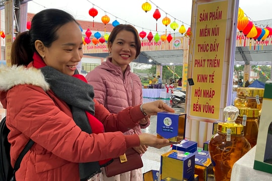 Kỳ vọng thúc đẩy tiêu thụ sản phẩm nông thôn, miền núi