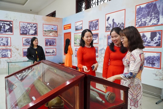 Quảng Nam khai mạc triển lãm chuyên đề "Thành tựu 80 năm xây dựng, chiến đấu, trưởng thành của Quân đội nhân dân Việt Nam”