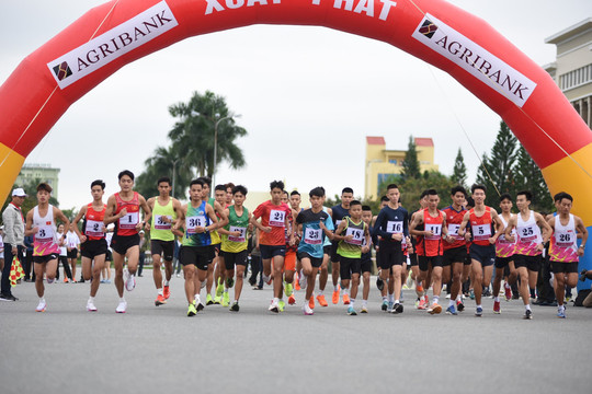 Giải Việt dã Báo Quảng Nam lần thứ XXVII năm 2024: Bùng nổ những cảm xúc