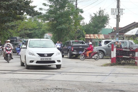 Tập trung nguồn lực giải phóng bằng cầu vượt đường sắt trên quốc lộ 14E