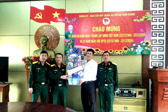 Công ty Thủy điện Sông Bung thăm các lực lượng quân đội đóng chân trên địa bàn huyện Nam Giang