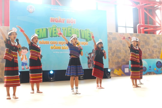 Sôi nổi ngày hội "Em yêu tiếng Việt"