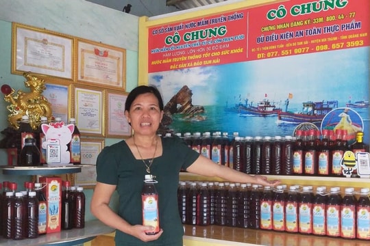 Thơm ngon nước mắm truyền thống Cô Chung