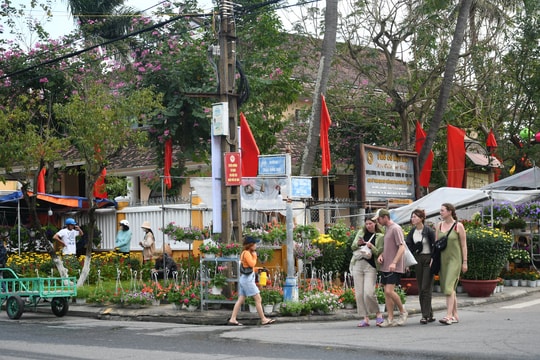 Chợ phố những ngày giáp tết