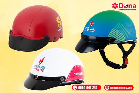 In logo lên mũ bảo hiểm theo yêu cầu