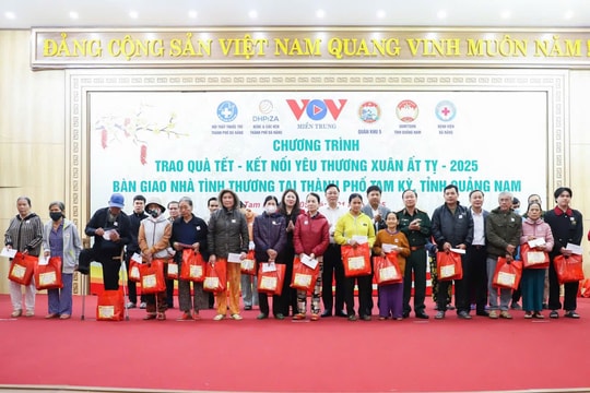 “Trao quà tết - kết nối yêu thương” tại Tam Kỳ, Phú Ninh