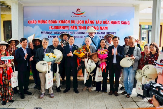 Quảng Nam đón đoàn khách hạng sang đường sắt đầu tiên trong năm 2025