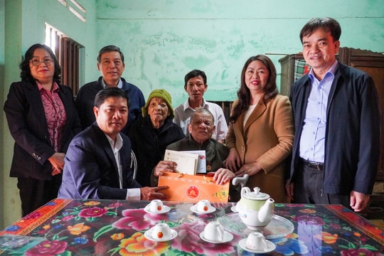 Bí thư Tỉnh ủy Lương Nguyễn Minh Triết thăm gia đình chính sách, hộ nghèo tại TP.Tam Kỳ