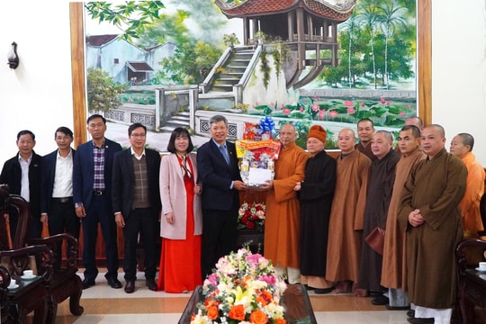 Phó Chủ tịch UBND tỉnh Hồ Quang Bửu thăm, chúc tết các tổ chức tôn giáo