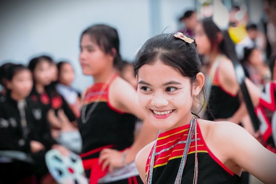 Học sinh Bhnong trải nghiệm không gian văn hóa lễ hội Tết mùa