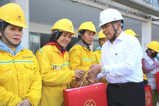 Chủ tịch UBND tỉnh Quảng Nam Lê Văn Dũng: "Kỳ vọng Công ty TNHH Điện khí Quốc Quang sẽ đóng góp lớn đối với kinh tế Quảng Nam"