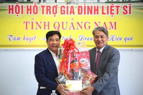 Chủ tịch UBND tỉnh Lê Văn Dũng thăm, chúc tết Hội Hỗ trợ gia đình liệt sĩ tỉnh Quảng Nam