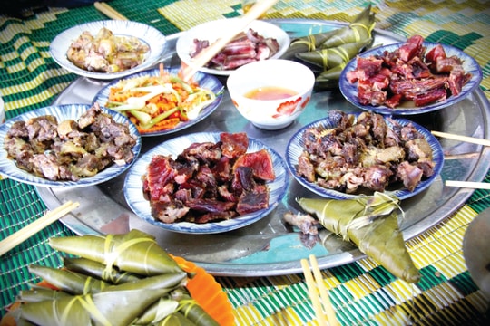 Ngày tết, thơm mùi za rắ...