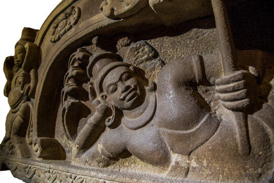 Ẩn dụ rắn trong thần thoại Ấn và điêu khắc Chăm