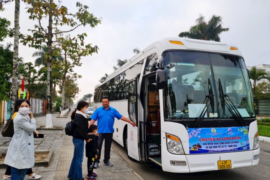 Ấm tình những Chuyến xe Công đoàn