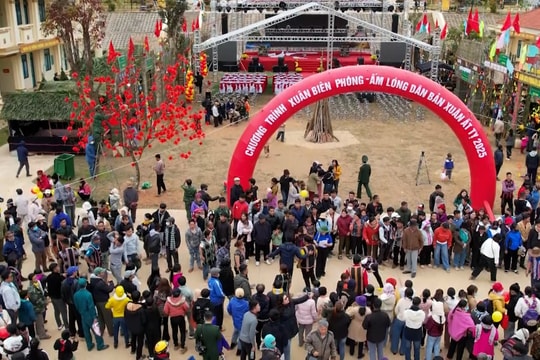 [VIDEO] - Tết đến sớm với đồng bào vùng biên