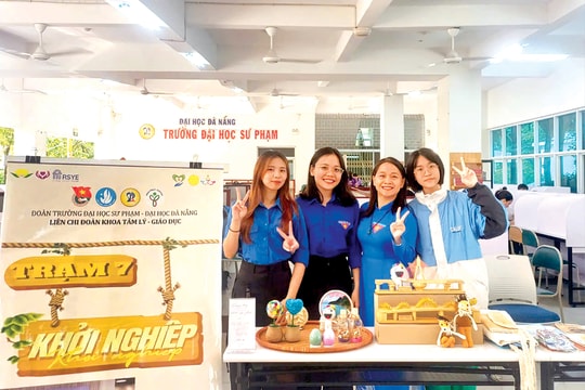 Những món quà đong đầy yêu thương