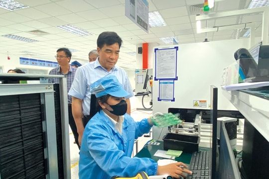 Công nghiệp công nghệ cao - sức bật cho vùng Đông Nam