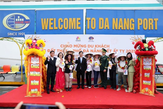 Đà Nẵng đón hơn 800 khách tàu biển "xông đất" năm mới Ất Tỵ 2025