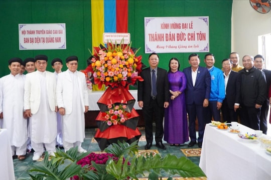 Ủy ban MTTQ Việt Nam tỉnh Quảng Nam thăm, chúc mừng Đại lễ Thánh Đán Đức Chí Tôn đạo Cao Đài năm 2025