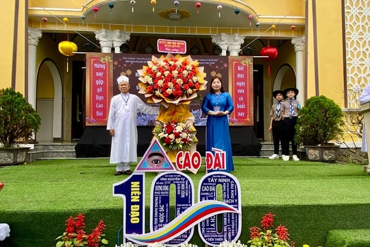 Lãnh đạo huyện Quế Sơn thăm, chúc mừng Đại lễ vía Đức Chí Tôn đạo Cao Đài