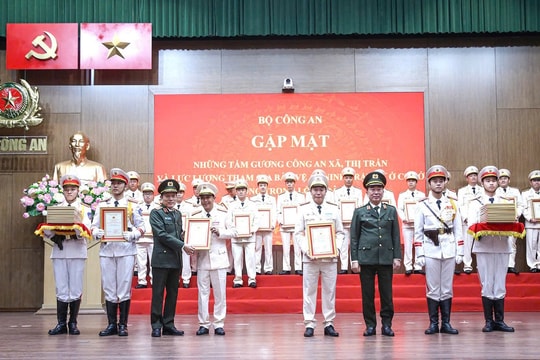 Người chiến sĩ công an xã gần dân