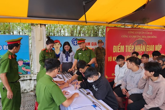 Tăng cường vận động người dân giao nộp vũ khí, vật liệu nổ