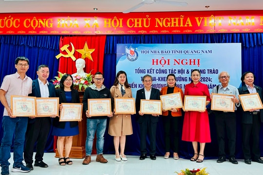 Hội Nhà báo tỉnh Quảng Nam khen thưởng 2 tập thể và 19 cá nhân có thành tích tiêu biểu năm 2024