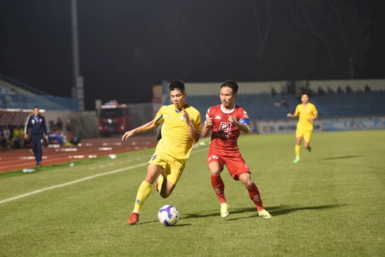 Quảng Nam thất bại 1-2 trước Hải Phòng: Thầy trò HLV Văn Sỹ Sơn tự trách mình