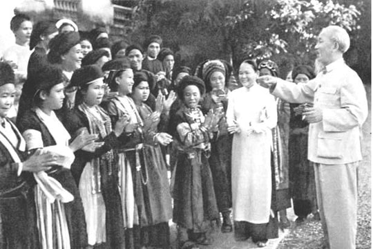 Không giải phóng phụ nữ là xây dựng chủ nghĩa xã hội chỉ một nửa