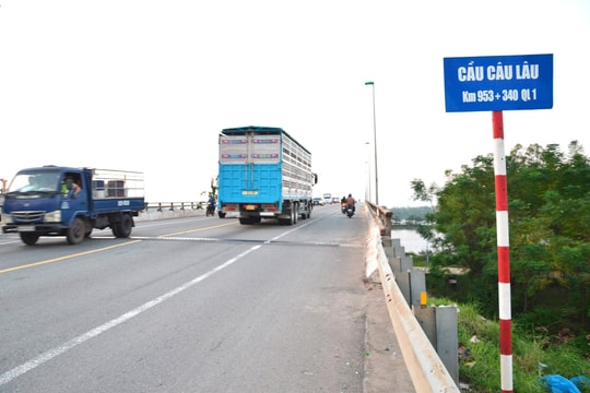 Phân luồng để sửa chữa cầu Câu Lâu mới bắt đầu từ 8 giờ ngày 15/3/2025