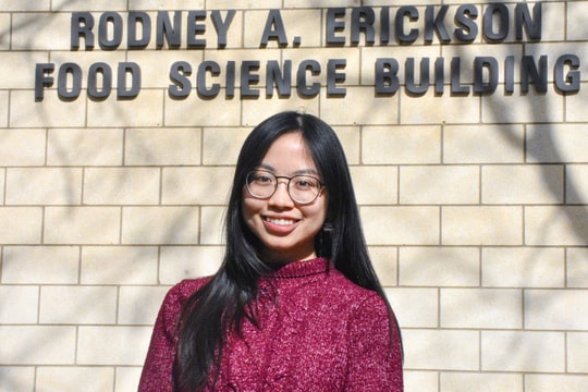 Cô gái vùng cát theo đuổi nghiên cứu khoa học