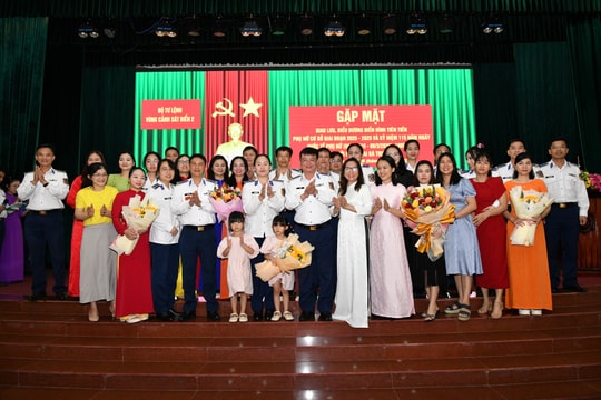 Bộ Tư lệnh Vùng Cảnh sát biển 2 biểu dương phụ nữ điển hình tiên tiến