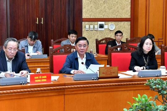 Kết luận của Bộ Chính trị về điều chỉnh phạm vi và đối tượng áp dụng chính sách, chế độ đối với cán bộ trong thực hiện sắp xếp