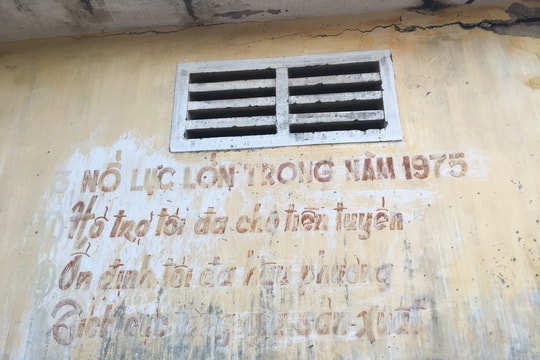 Làng tôi ngày ngưng tiếng súng