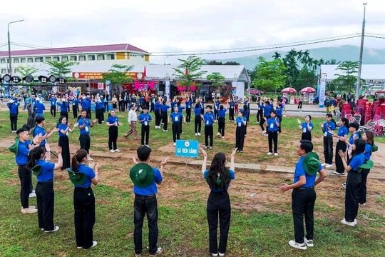 Tiên Phước bế mạc hội trại chào mừng kỷ niệm 50 năm giải phóng quê hương