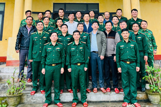 Bàn giao nhiệm vụ quản lý, bảo vệ hòn Sơn Chà