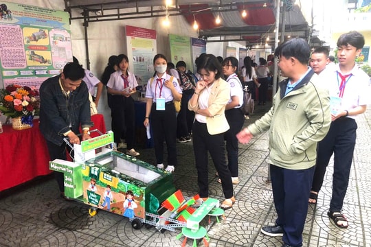 Hội An: 14 sản phẩm đoạt giải cuộc thi trưng bày sản phẩm dạy học STEM cấp THCS