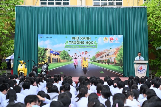 'Phủ xanh trường học' - Mong ước về một tương lai đường phố không còn khói bụi