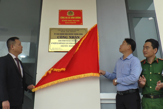 Thăng Bình gắn biển công trình chào mừng 50 năm giải phóng quê hương