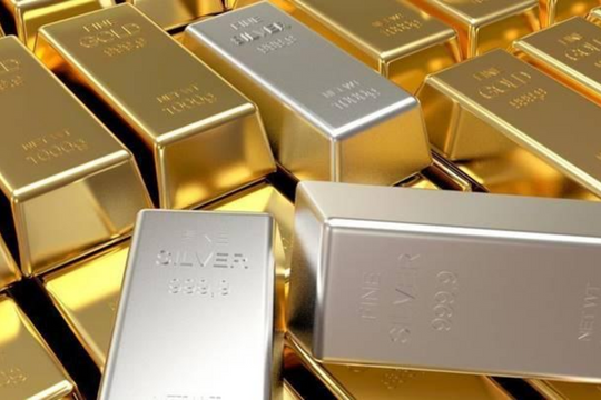 Giá vàng và bạc tăng nhẹ giữa bối cảnh thị trường bất ổn